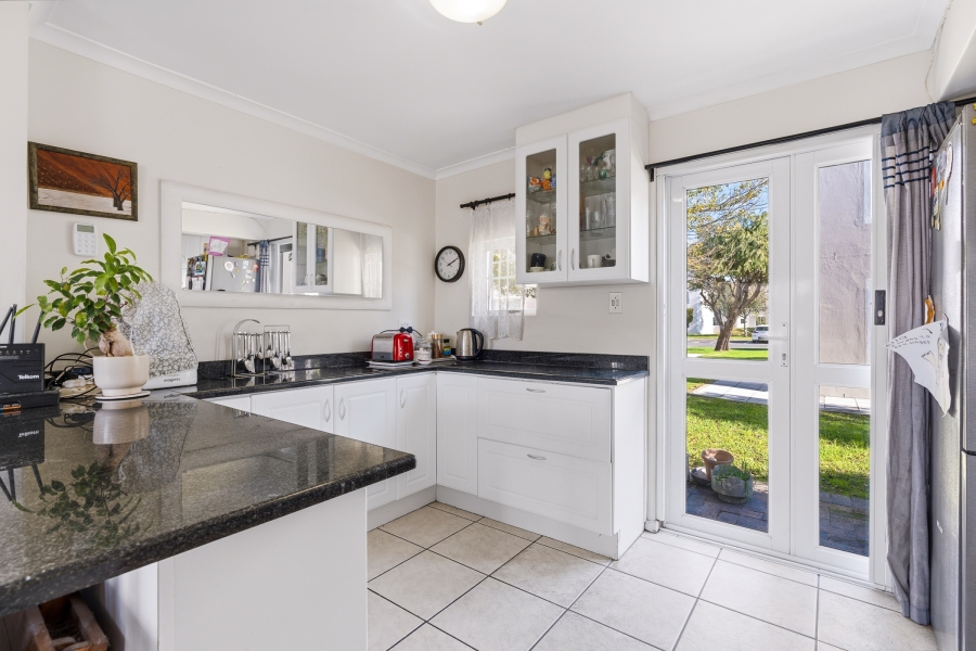 3 Bedroom Property for Sale in Pinelands Western Cape